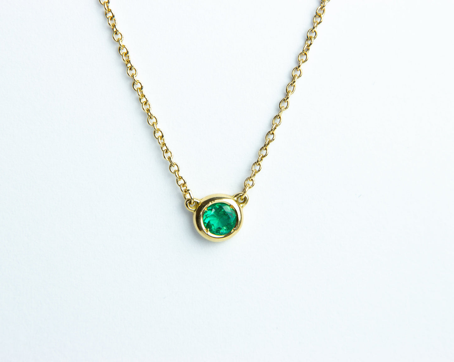 Emerald Pendant Necklace - 18K Yellow Gold